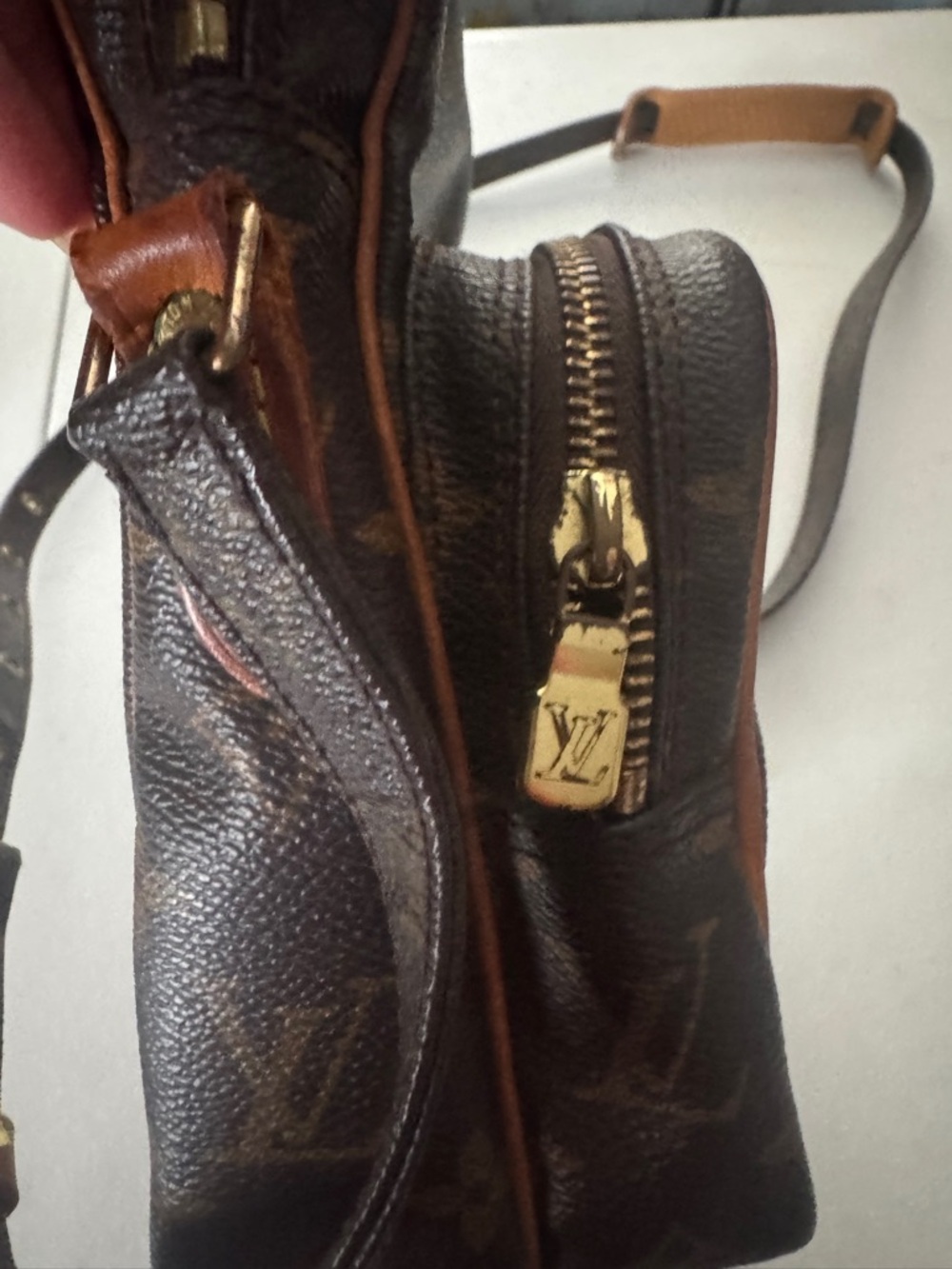 Authenticated Louis Vuitton Brown Monogram Amazone crossbody Bag - Picture 2 of 16